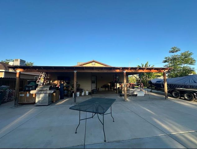2390 S Laval Avenue, Fresno, CA 93725