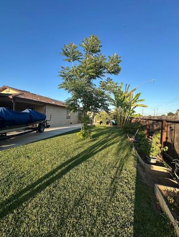 2390 S Laval Avenue, Fresno, CA 93725