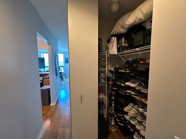 400 N La Salle Drive 1208, Chicago, IL 60654