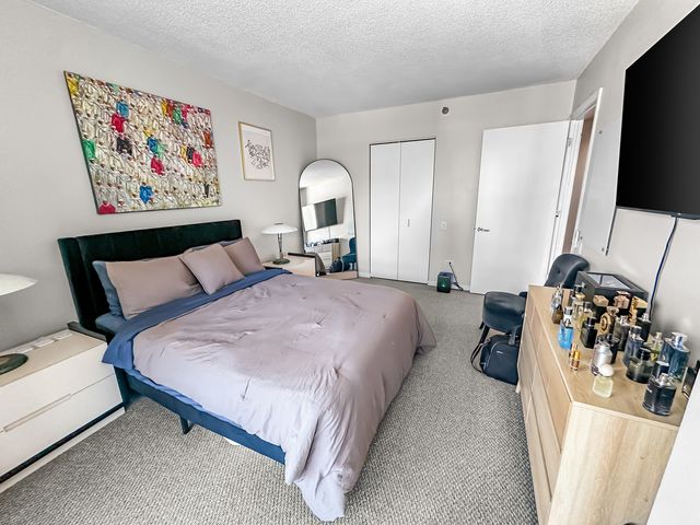 400 N La Salle Drive 1208, Chicago, IL 60654