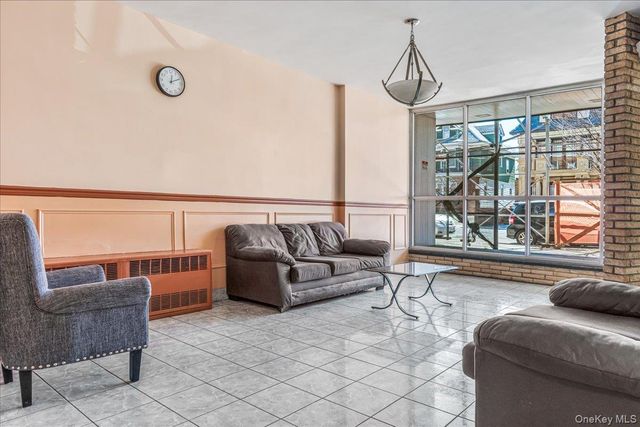 735 Avenue W 3L, Brooklyn, NY 11223