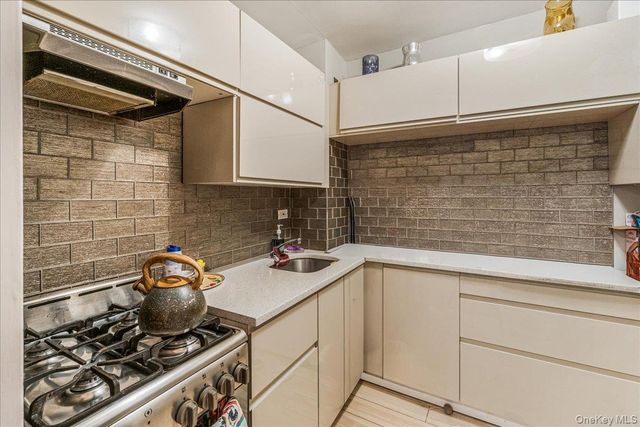 735 Avenue W 3L, Brooklyn, NY 11223