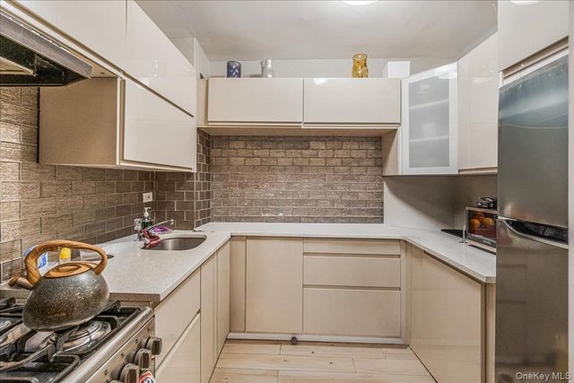 735 Avenue W 3L, Brooklyn, NY 11223