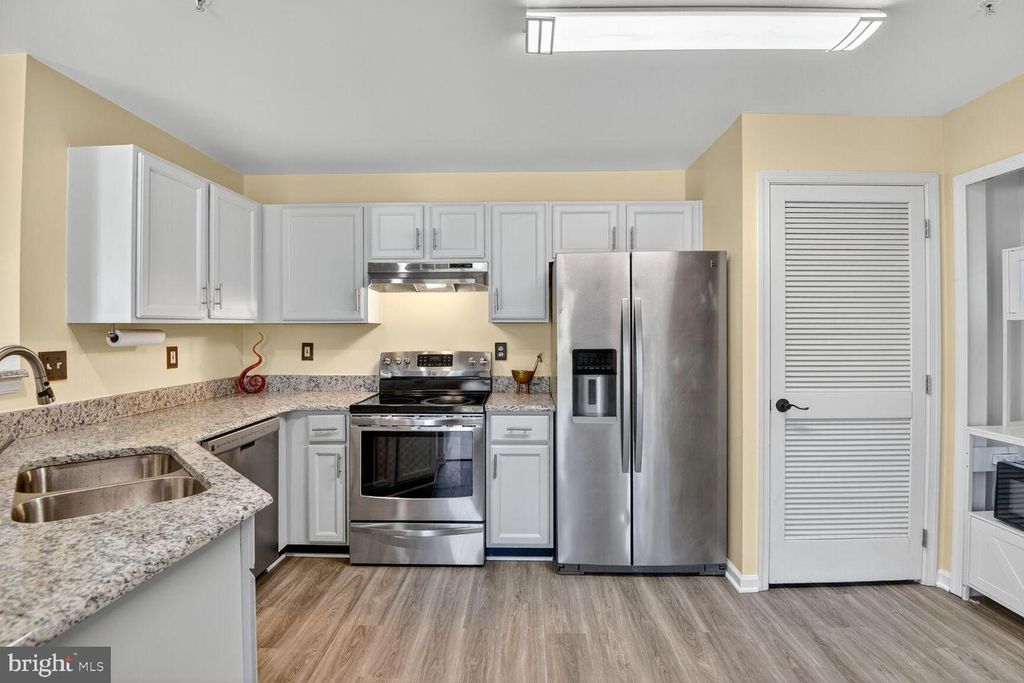 Image 6 of property listing at 6222 WILD SWAN WAY #203, Columbia, MD 21045
