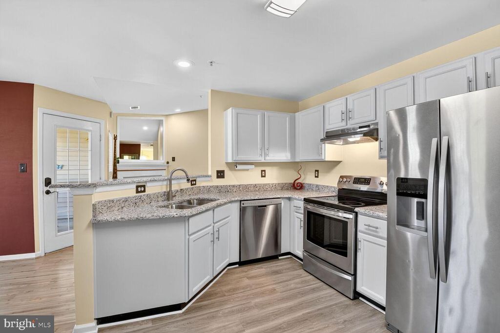 Image 8 of property listing at 6222 WILD SWAN WAY #203, Columbia, MD 21045