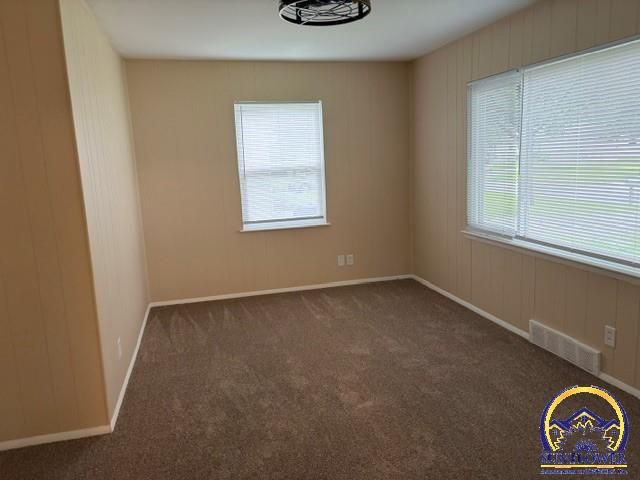 2408 SW Madeline LN, Topeka, KS 66614