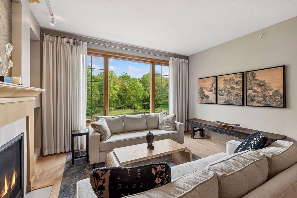 11460 Fairfield Road W 103, Minnetonka, MN 55305 — exterior