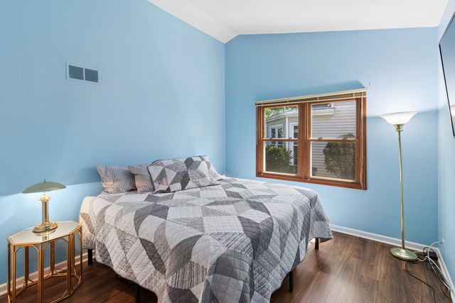 1108 E Oxford Lane, Arlington Heights, IL 60004