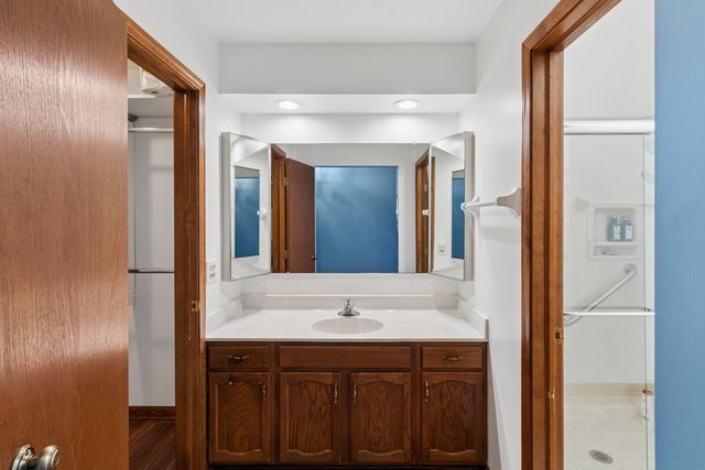 1108 E Oxford Lane, Arlington Heights, IL 60004