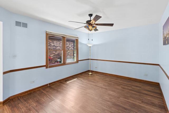 1108 E Oxford Lane, Arlington Heights, IL 60004