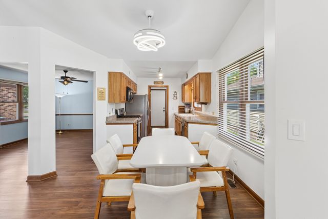 1108 E Oxford Lane, Arlington Heights, IL 60004