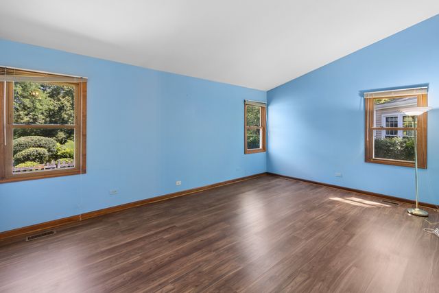 1108 E Oxford Lane, Arlington Heights, IL 60004