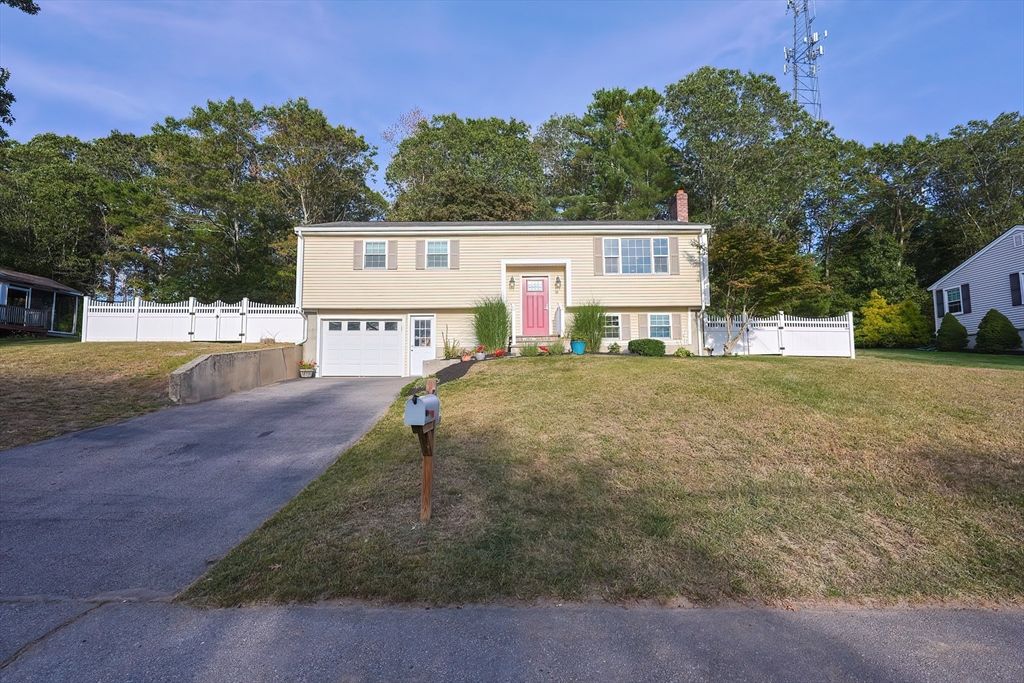 18 Purdue Dr, Milford, MA 01757