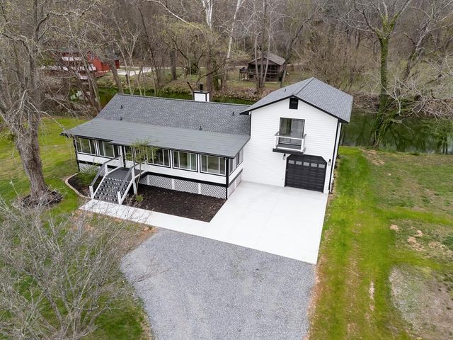 284 Smokeford Road, Murphy, NC 28906