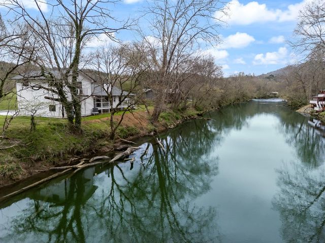 284 Smokeford Road, Murphy, NC 28906