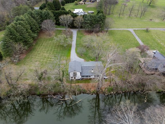 284 Smokeford Road, Murphy, NC 28906