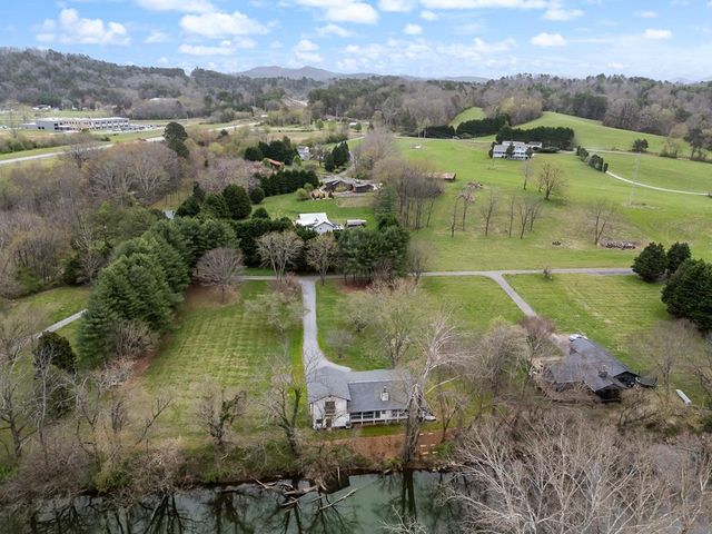 284 Smokeford Road, Murphy, NC 28906