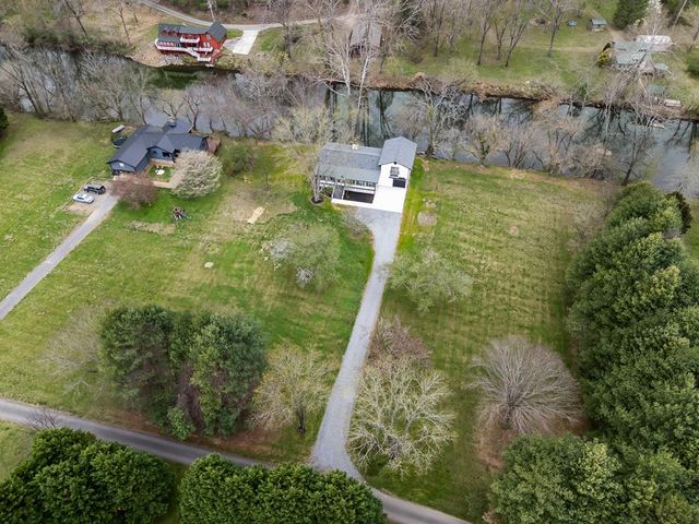 284 Smokeford Road, Murphy, NC 28906