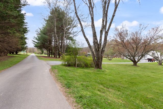 284 Smokeford Road, Murphy, NC 28906