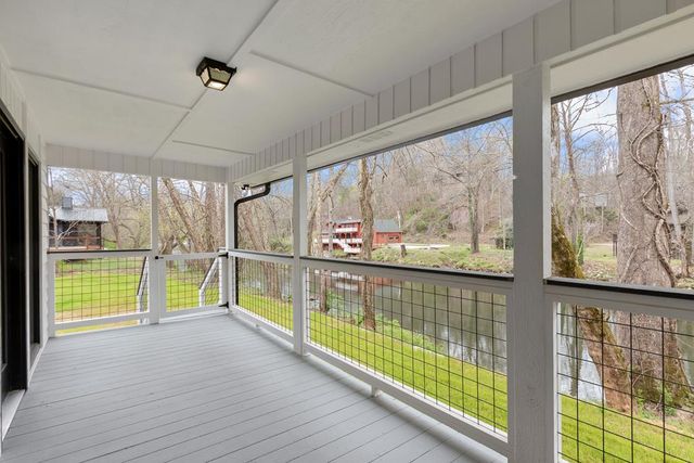 284 Smokeford Road, Murphy, NC 28906