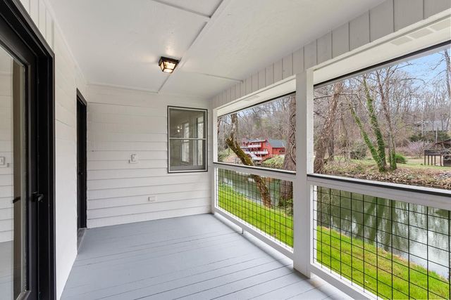 284 Smokeford Road, Murphy, NC 28906