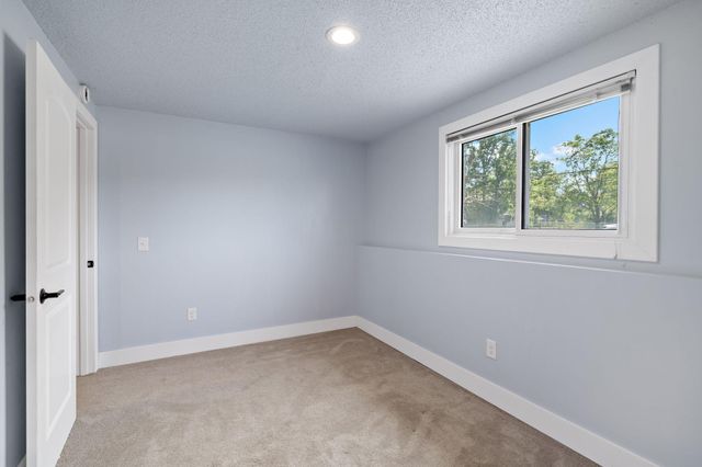 3732 81st Avenue N, Brooklyn Park, MN 55443