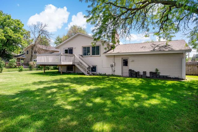 3732 81st Avenue N, Brooklyn Park, MN 55443
