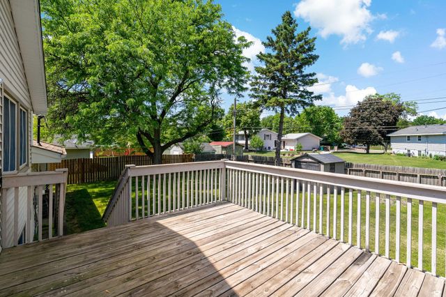 3732 81st Avenue N, Brooklyn Park, MN 55443