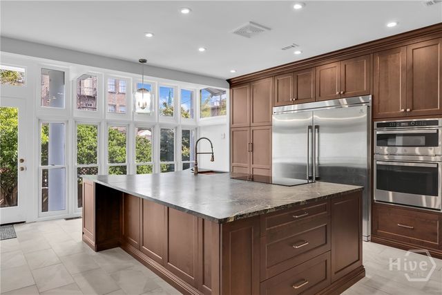 112 W Taylor Street, Savannah, GA 31401