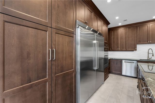 112 W Taylor Street, Savannah, GA 31401