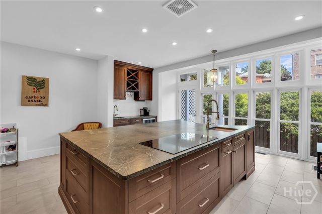 112 W Taylor Street, Savannah, GA 31401