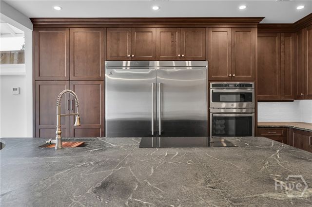 112 W Taylor Street, Savannah, GA 31401