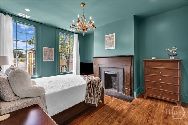 112 W Taylor Street, Savannah, GA 31401