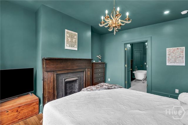 112 W Taylor Street, Savannah, GA 31401