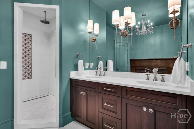 112 W Taylor Street, Savannah, GA 31401