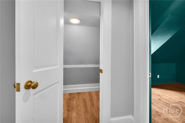 112 W Taylor Street, Savannah, GA 31401