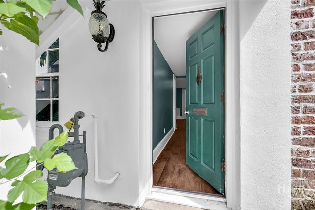 112 W Taylor Street, Savannah, GA 31401