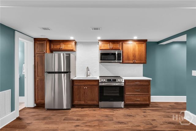 112 W Taylor Street, Savannah, GA 31401