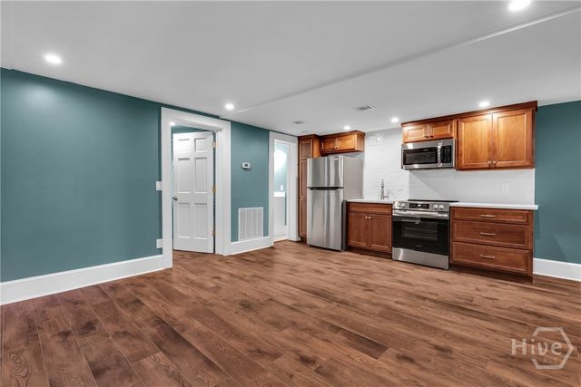 112 W Taylor Street, Savannah, GA 31401