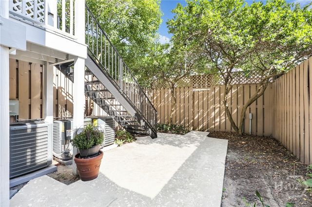 112 W Taylor Street, Savannah, GA 31401