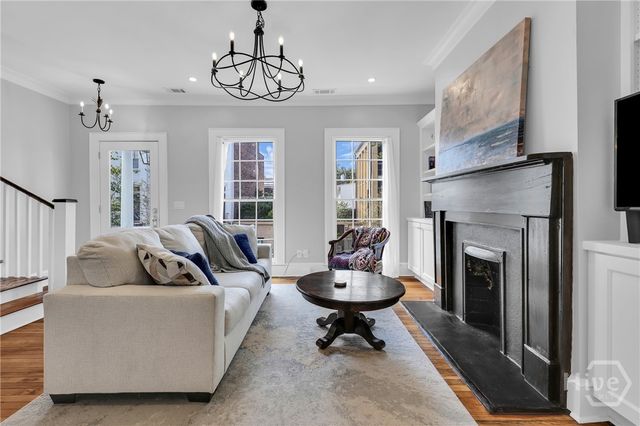 112 W Taylor Street, Savannah, GA 31401