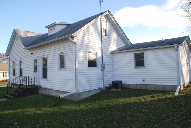 300 Alexander Street, Fayette, IA 52142