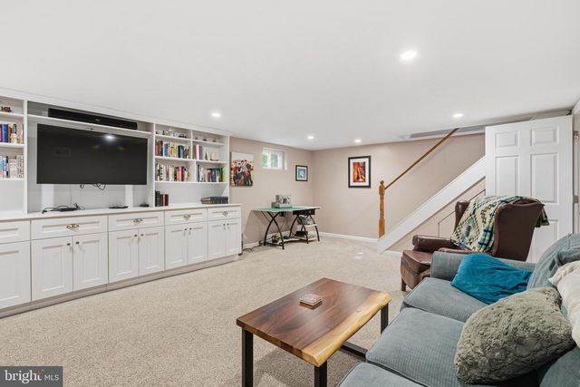 292 VALLEY VIEW RD, Springfield, PA 19064