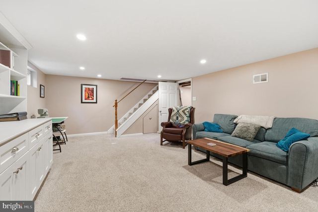 292 VALLEY VIEW RD, Springfield, PA 19064