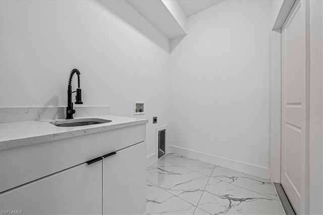 3813 25th ST SW, Lehigh Acres, FL 33976