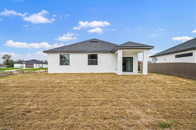 3813 25th ST SW, Lehigh Acres, FL 33976