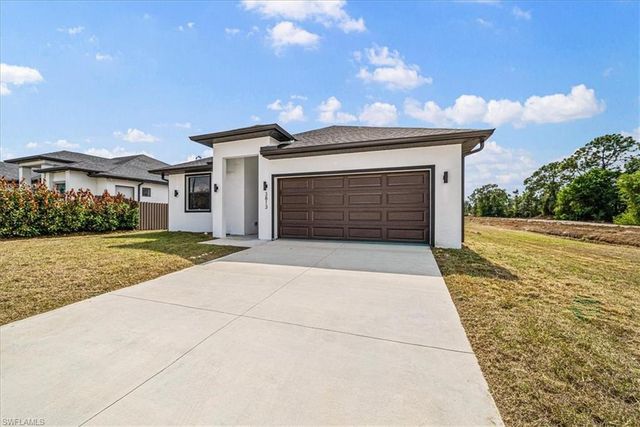 3813 25th ST SW, Lehigh Acres, FL 33976