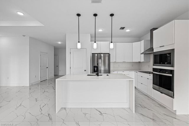 3813 25th ST SW, Lehigh Acres, FL 33976