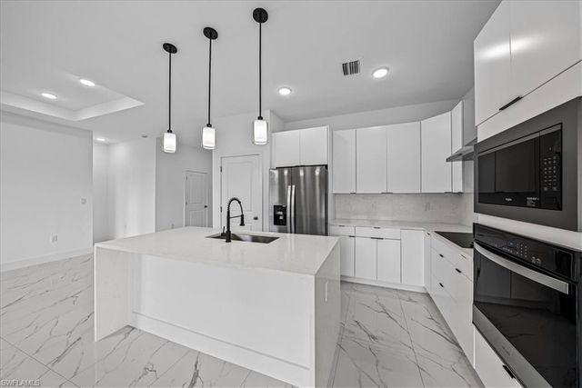 3813 25th ST SW, Lehigh Acres, FL 33976