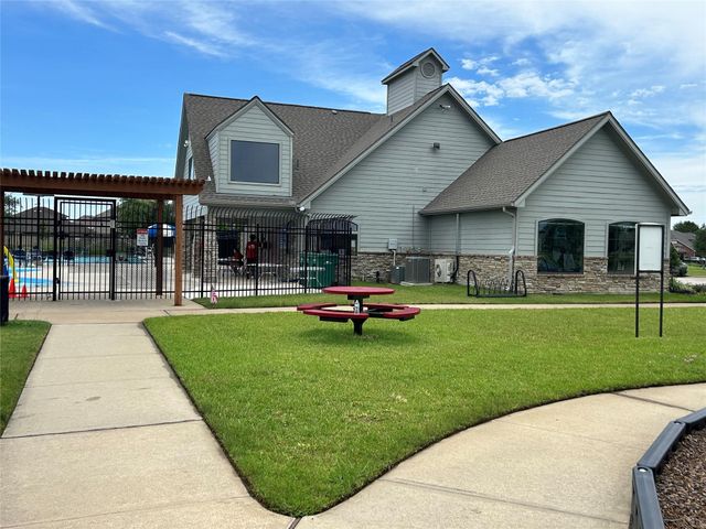 9439 Amethyst Glen Drive, Rosharon, TX 77583